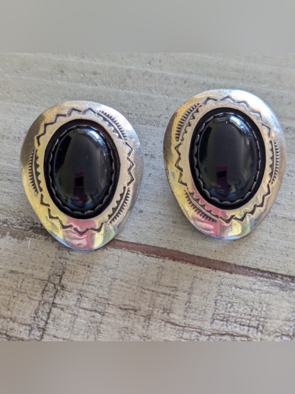 Vintage Native American Navajo Onyx Shadowbox Clip Earrings
